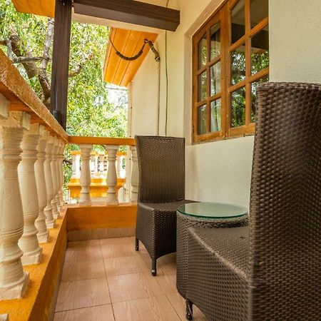 Coco Goa Hotel Арпора Екстериор снимка