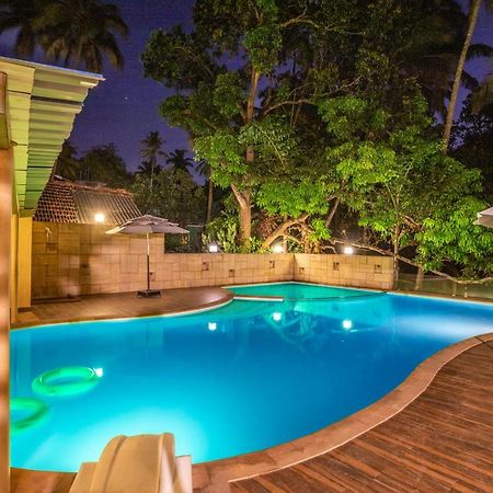 Coco Goa Hotel Арпора Екстериор снимка
