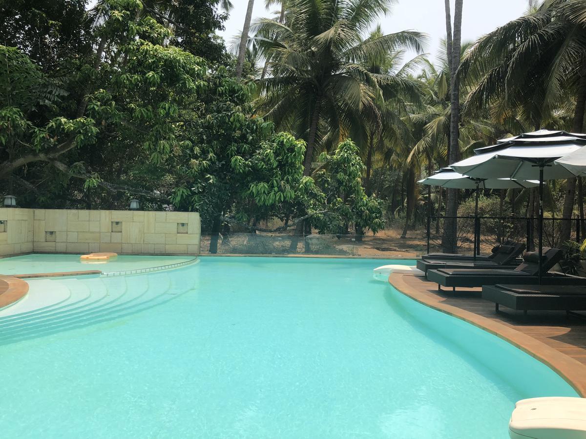 Coco Goa Hotel Арпора Екстериор снимка
