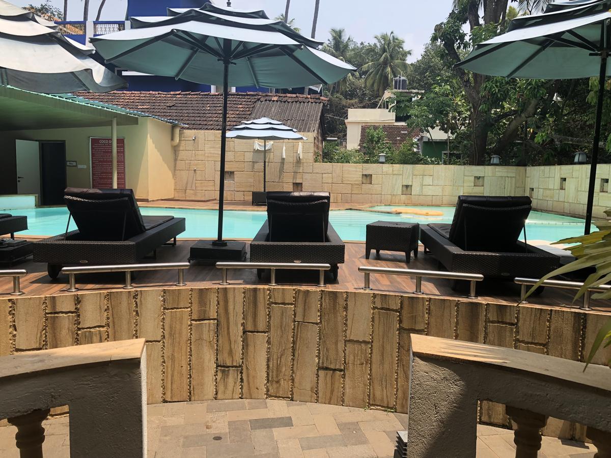 Coco Goa Hotel Арпора Екстериор снимка