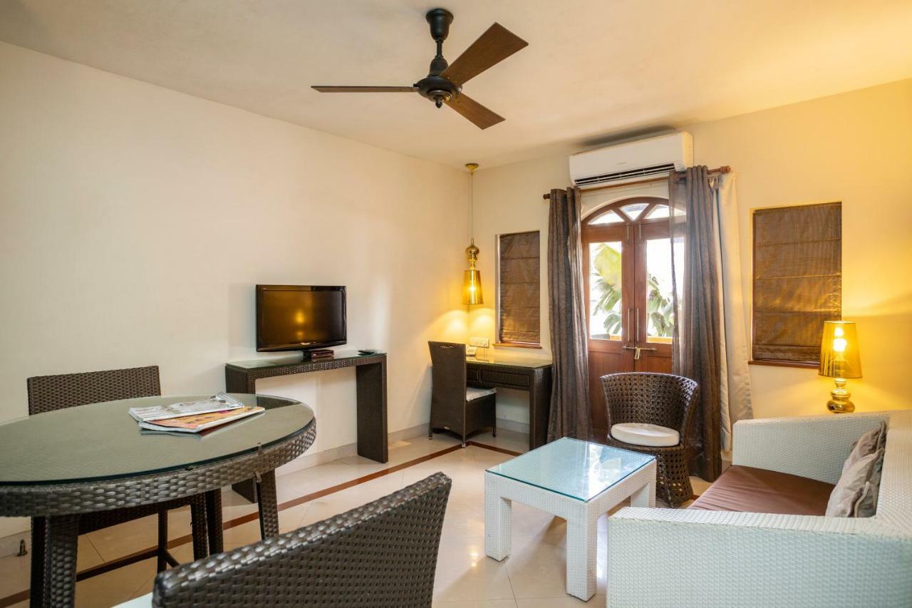 Coco Goa Hotel Арпора Екстериор снимка