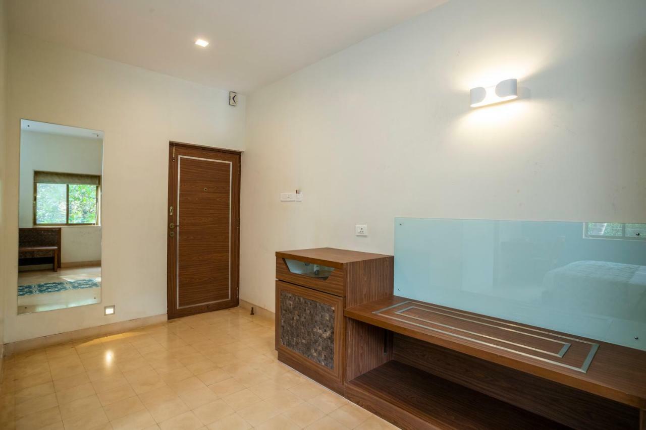 Coco Goa Hotel Арпора Екстериор снимка