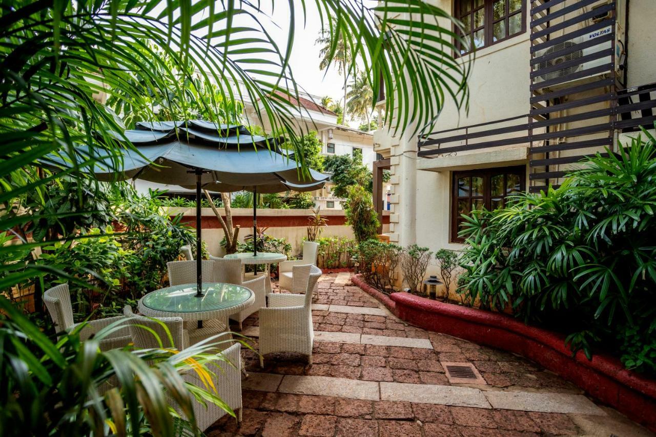 Coco Goa Hotel Арпора Екстериор снимка