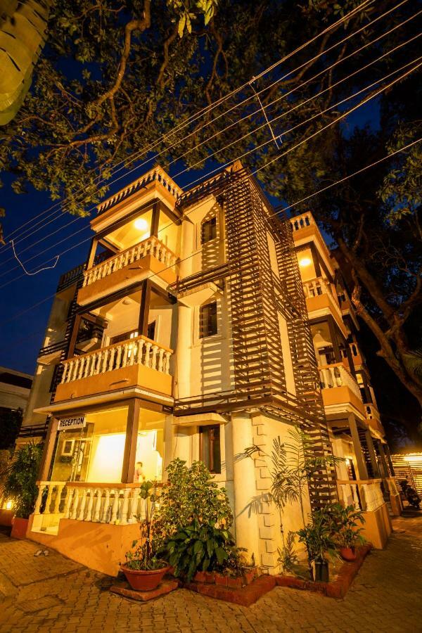 Coco Goa Hotel Арпора Екстериор снимка