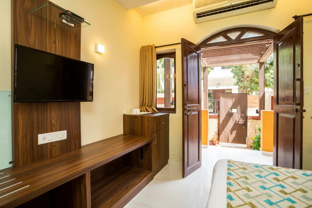 Coco Goa Hotel Арпора Екстериор снимка